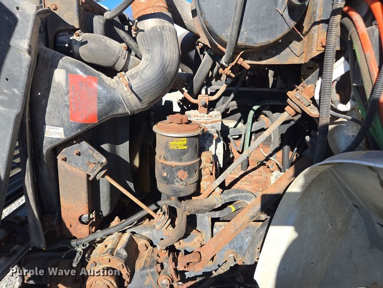 image for item DX1609 1999 International 8100 fertilizer delivery truck