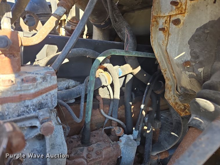 image for item DX1609 1999 International 8100 fertilizer delivery truck