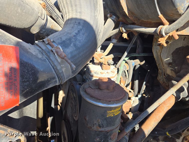 image for item DX1609 1999 International 8100 fertilizer delivery truck