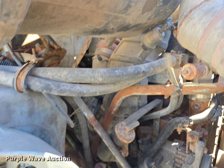 image for item DX1609 1999 International 8100 fertilizer delivery truck