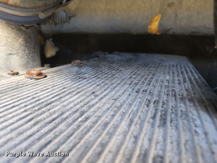 image for item DX1609 1999 International 8100 fertilizer delivery truck