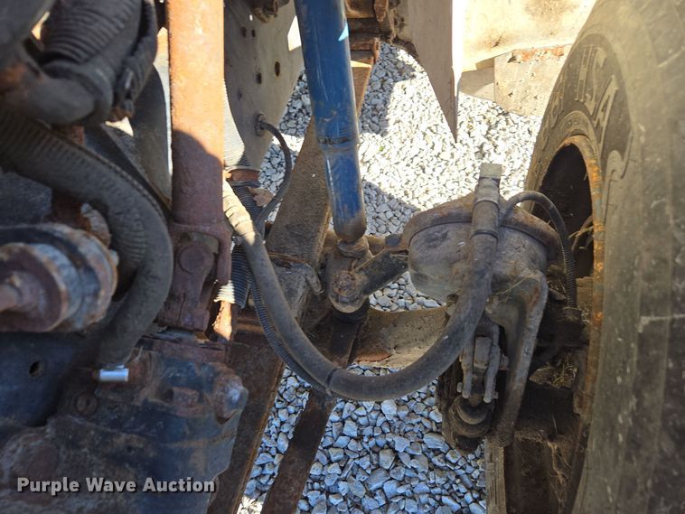 image for item DX1609 1999 International 8100 fertilizer delivery truck