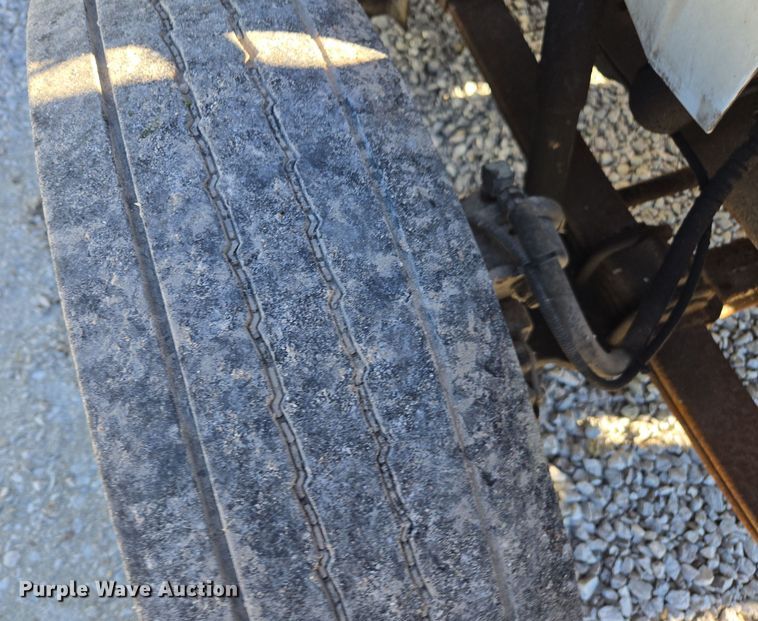 image for item DX1609 1999 International 8100 fertilizer delivery truck