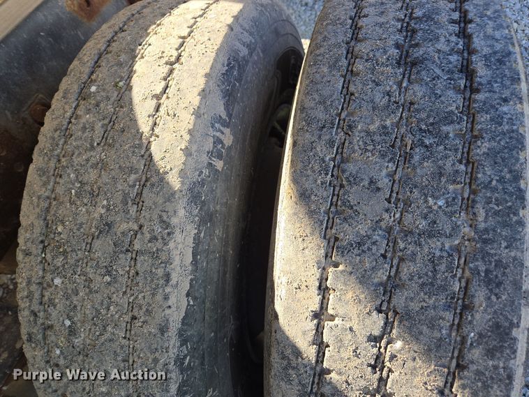 image for item DX1609 1999 International 8100 fertilizer delivery truck