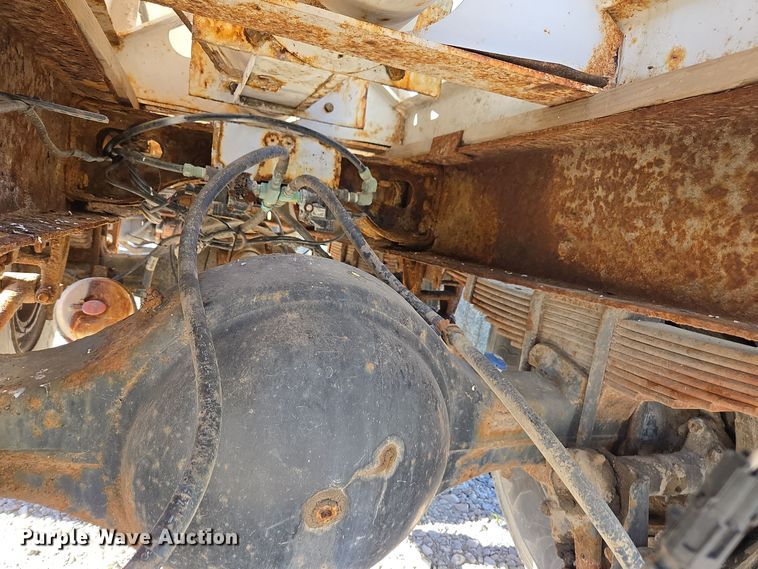 image for item DX1609 1999 International 8100 fertilizer delivery truck