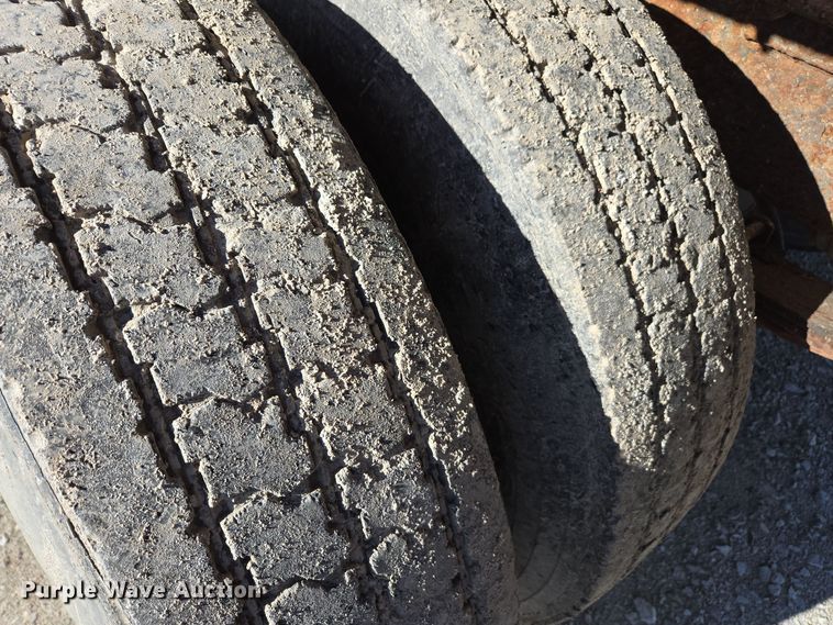 image for item DX1609 1999 International 8100 fertilizer delivery truck