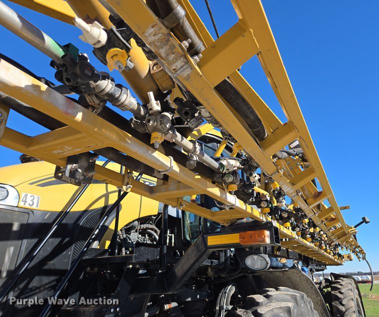 image for item DX1610 2012 AGCO Rogator RG1300  sprayer