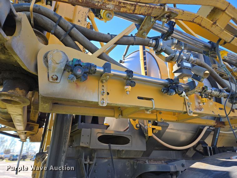 image for item DX1610 2012 AGCO Rogator RG1300  sprayer