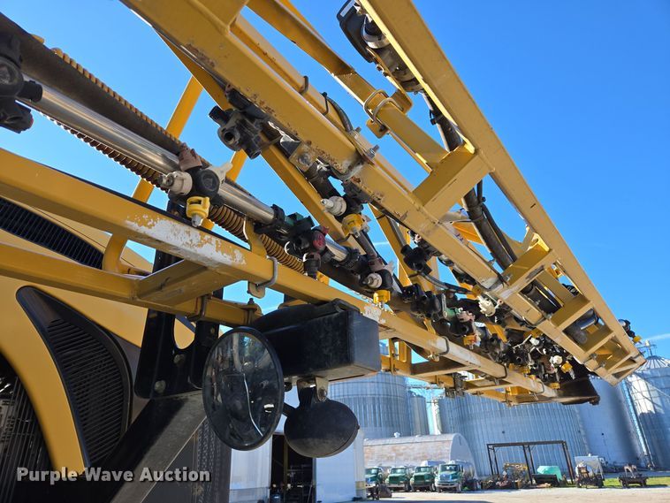 image for item DX1610 2012 AGCO Rogator RG1300  sprayer