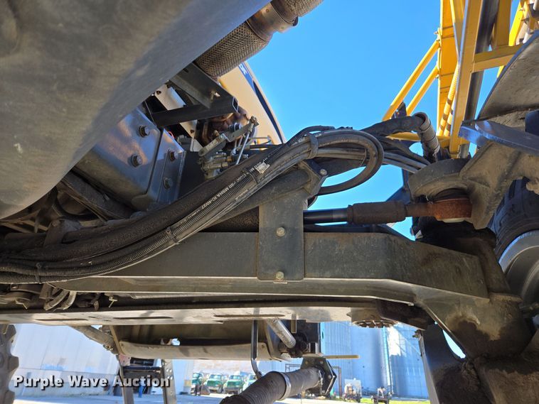 image for item DX1610 2012 AGCO Rogator RG1300  sprayer