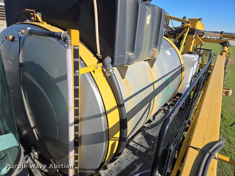 image for item DX1610 2012 AGCO Rogator RG1300  sprayer