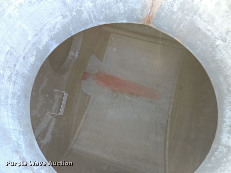 image for item DX1610 2012 AGCO Rogator RG1300  sprayer