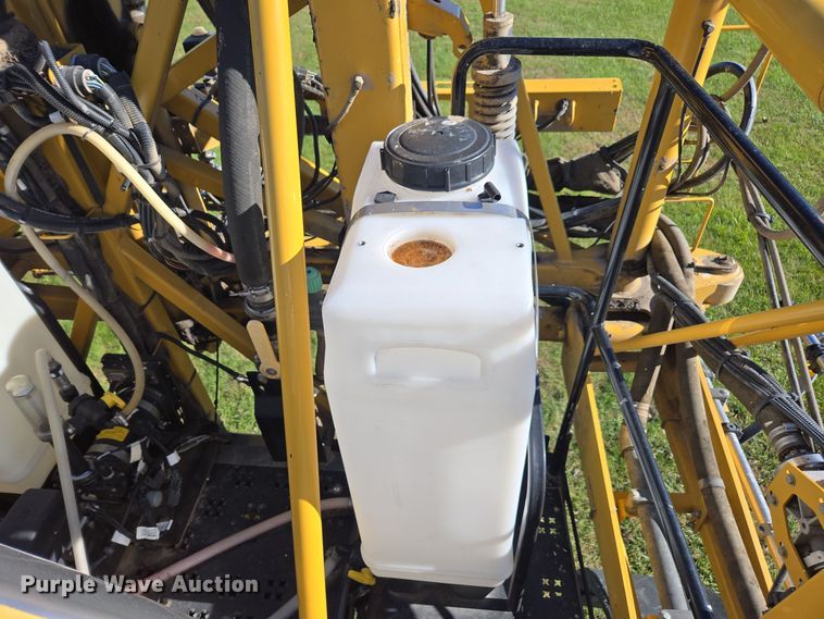 image for item DX1610 2012 AGCO Rogator RG1300  sprayer