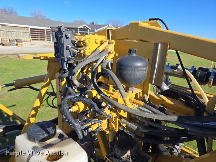 image for item DX1610 2012 AGCO Rogator RG1300  sprayer