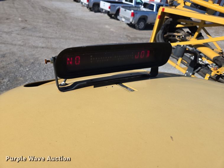 image for item DX1610 2012 AGCO Rogator RG1300  sprayer