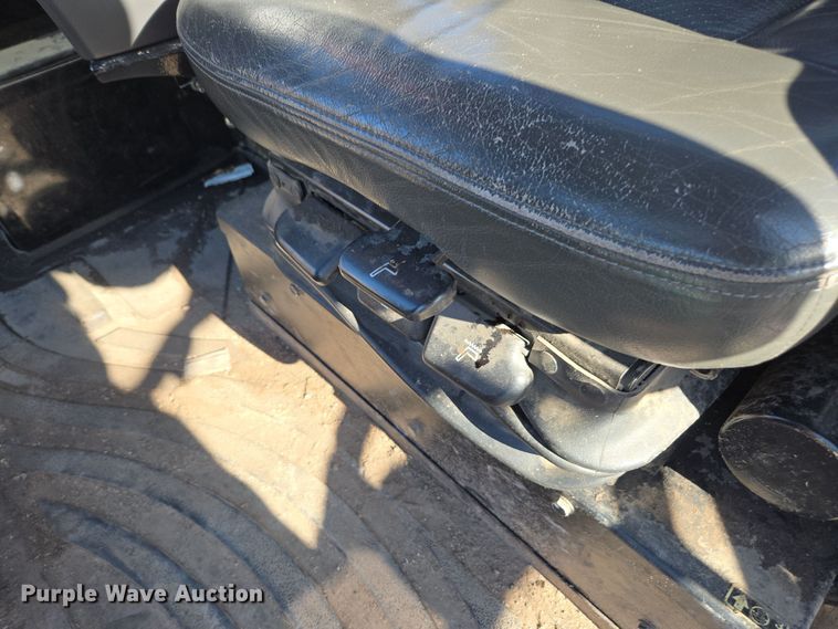 image for item DX1610 2012 AGCO Rogator RG1300  sprayer