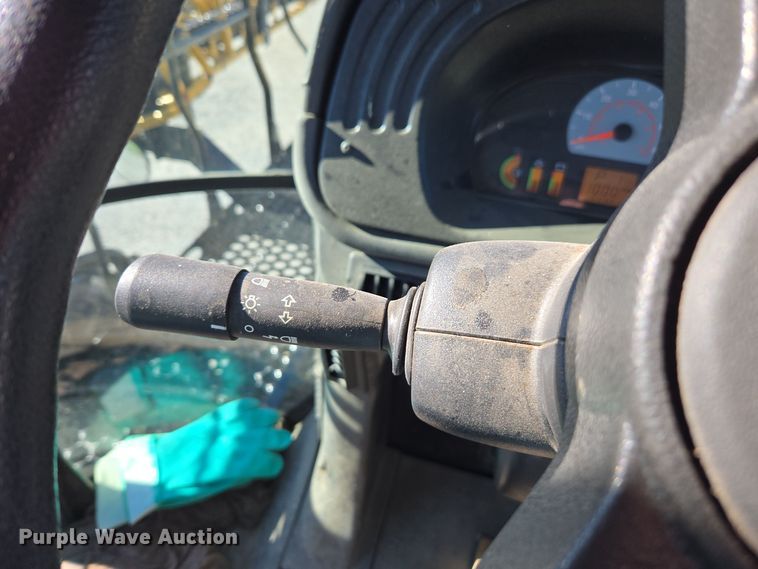 image for item DX1610 2012 AGCO Rogator RG1300  sprayer