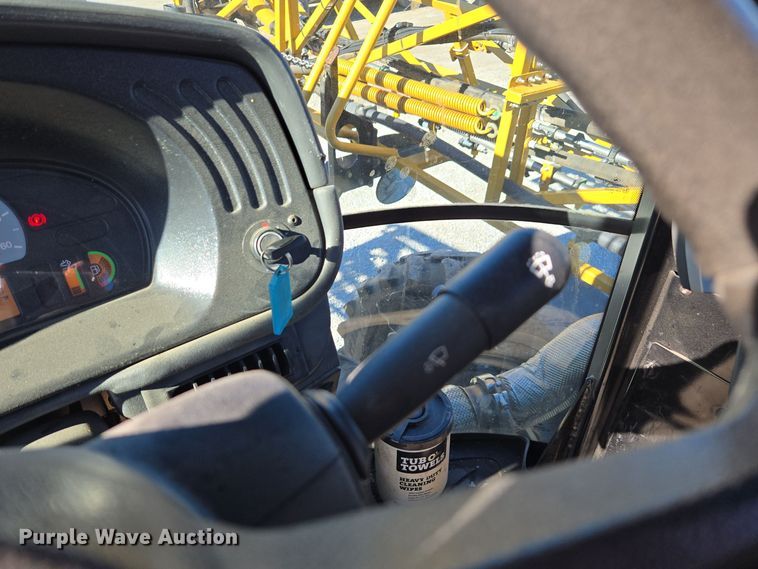 image for item DX1610 2012 AGCO Rogator RG1300  sprayer