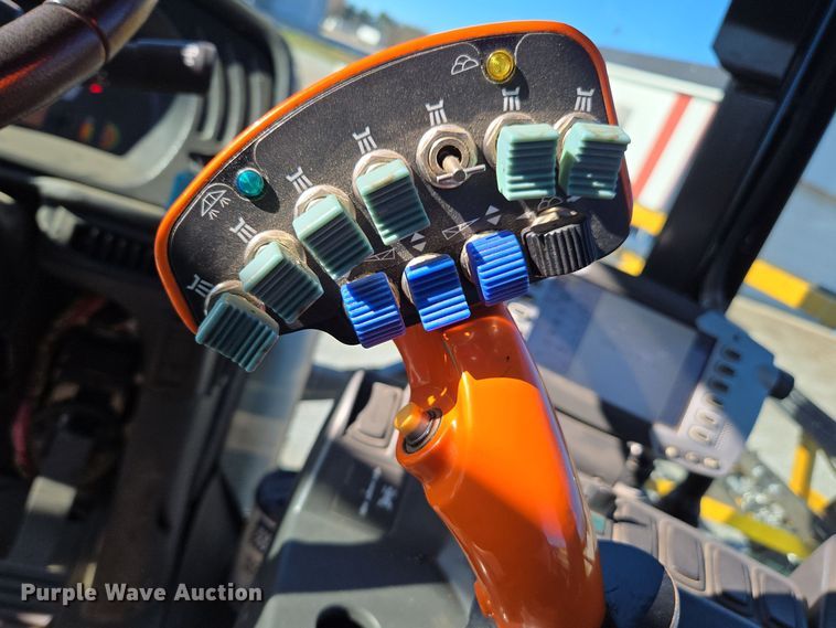 image for item DX1610 2012 AGCO Rogator RG1300  sprayer