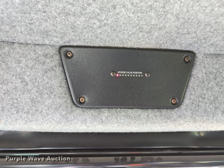 image for item DX1610 2012 AGCO Rogator RG1300  sprayer