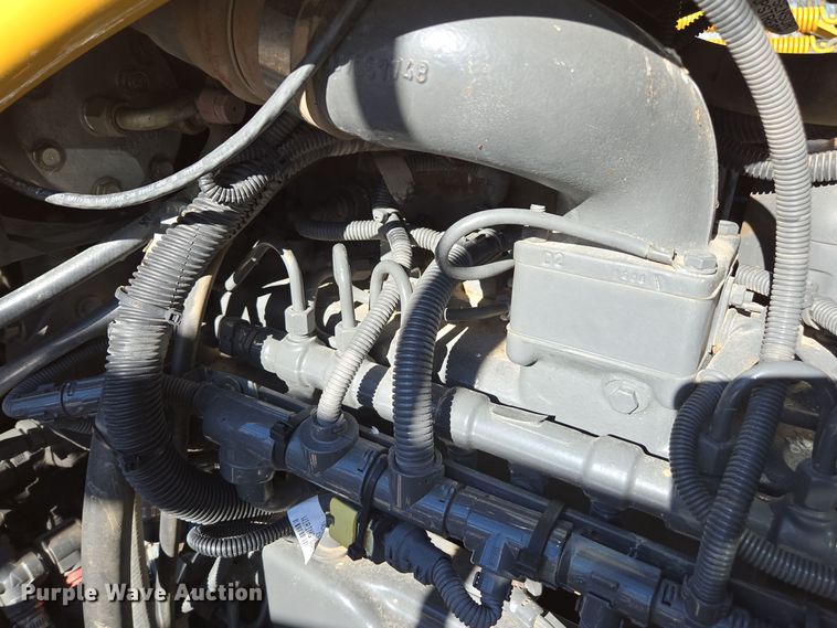 image for item DX1610 2012 AGCO Rogator RG1300  sprayer