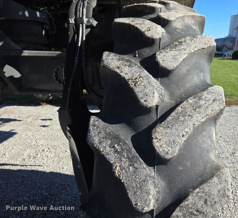 image for item DX1610 2012 AGCO Rogator RG1300  sprayer