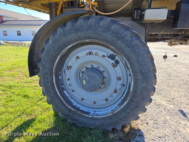 image for item DX1610 2012 AGCO Rogator RG1300  sprayer