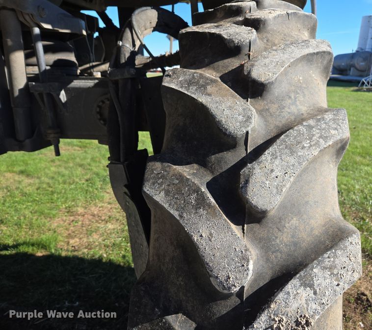 image for item DX1610 2012 AGCO Rogator RG1300  sprayer