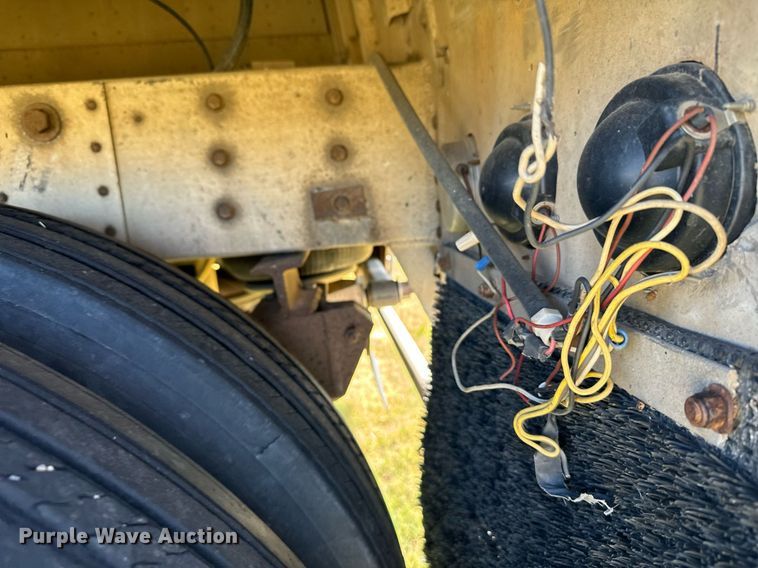 image for item DX3625 1989 Cornhusker Grain Hopper grain trailer