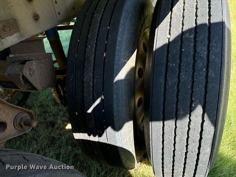 image for item DX3625 1989 Cornhusker Grain Hopper grain trailer