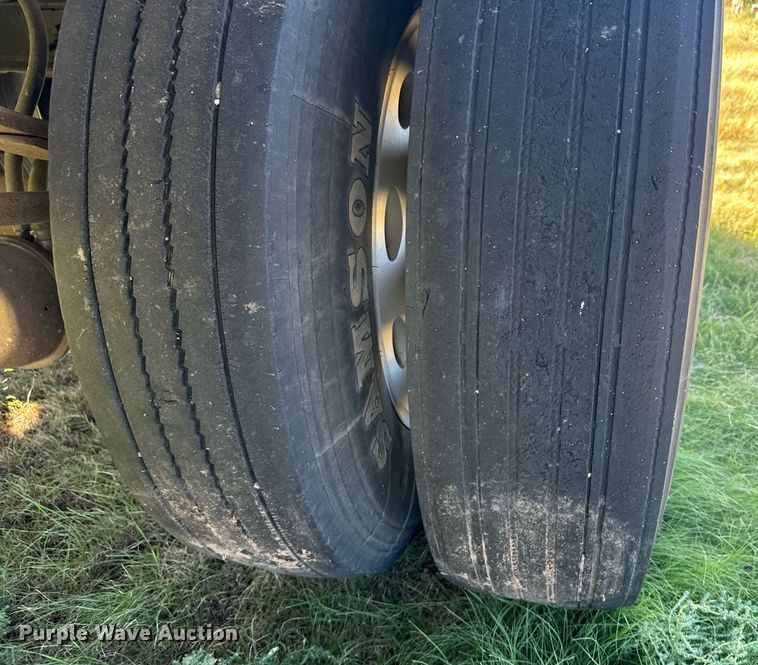 image for item DX3625 1989 Cornhusker Grain Hopper grain trailer