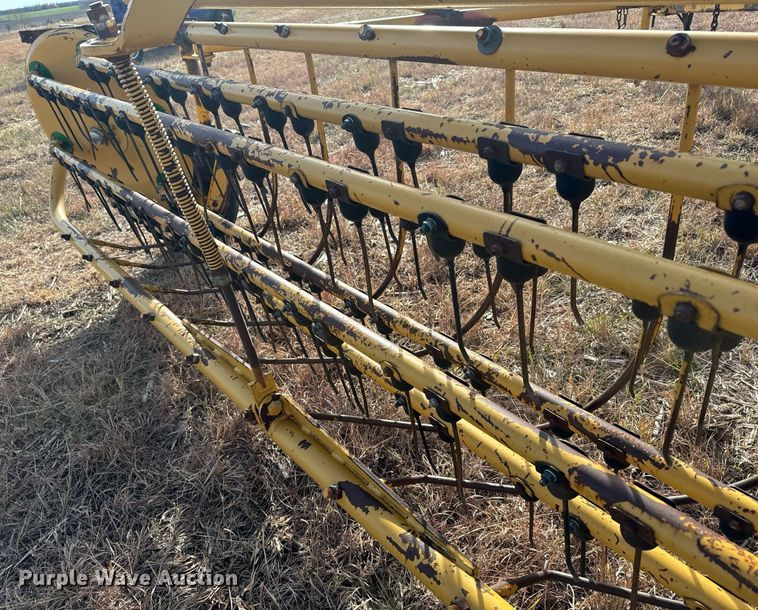 image for item DX3827 2015 Vermeer R23 hay rake