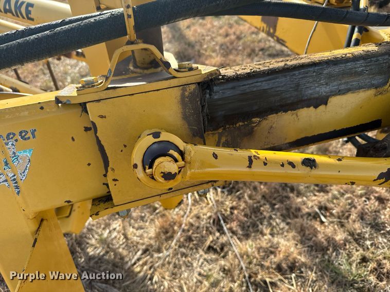 image for item DX3827 2015 Vermeer R23 hay rake