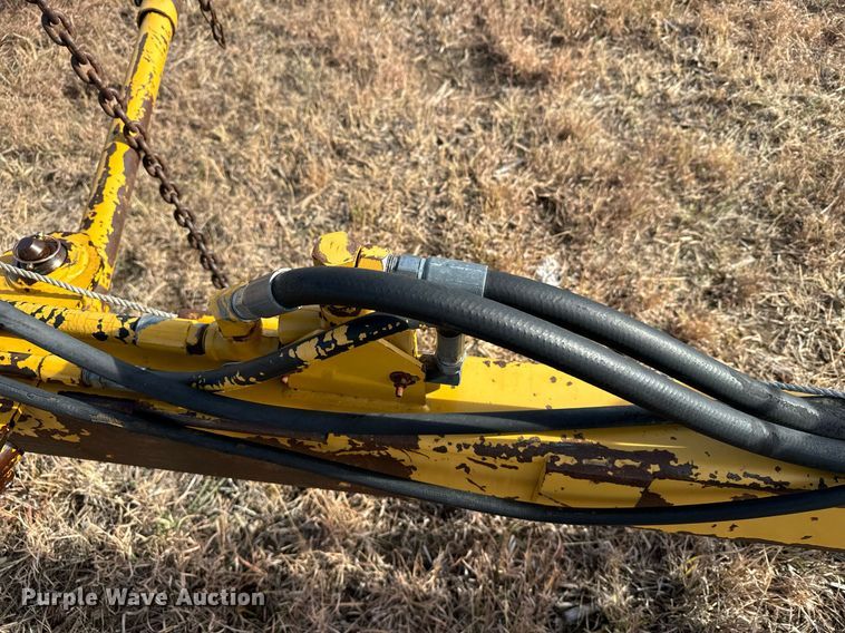 image for item DX3827 2015 Vermeer R23 hay rake