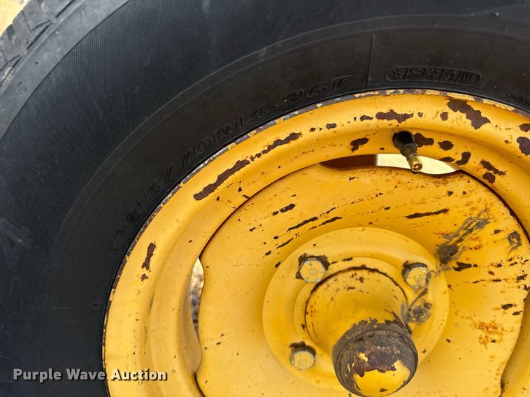 image for item DX3827 2015 Vermeer R23 hay rake