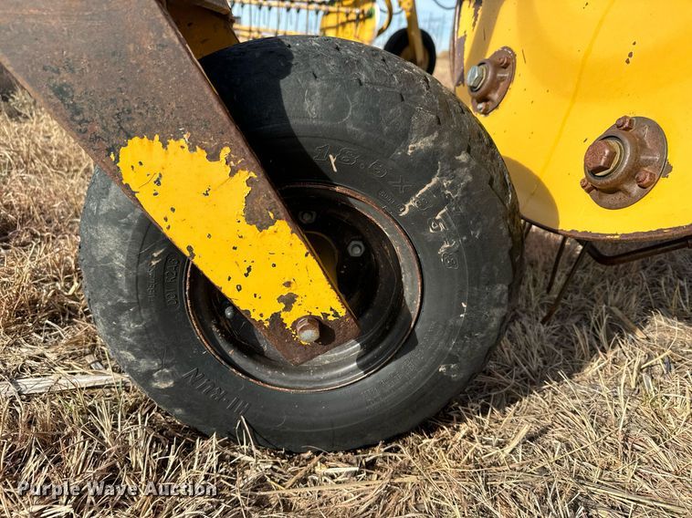 image for item DX3827 2015 Vermeer R23 hay rake