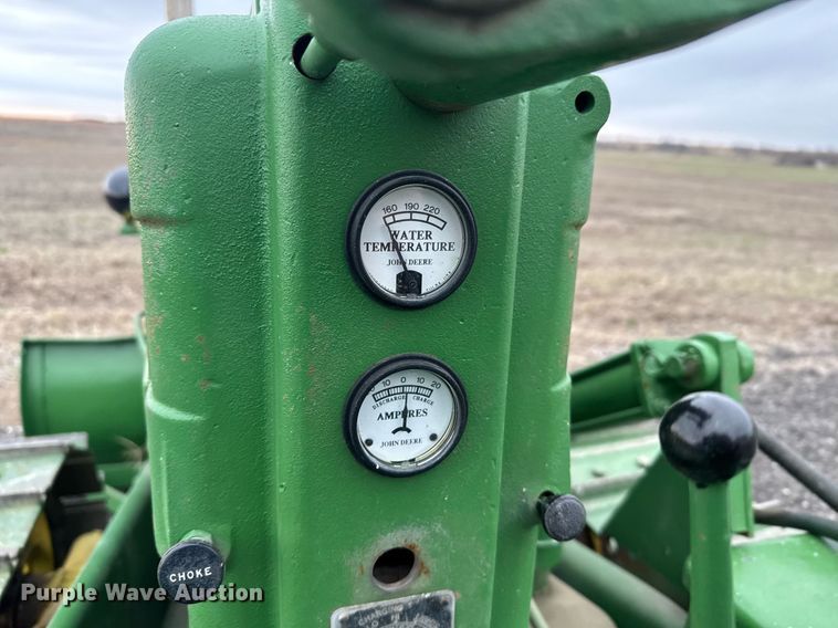 image for item DX3870 1950 John Deere MC tractor