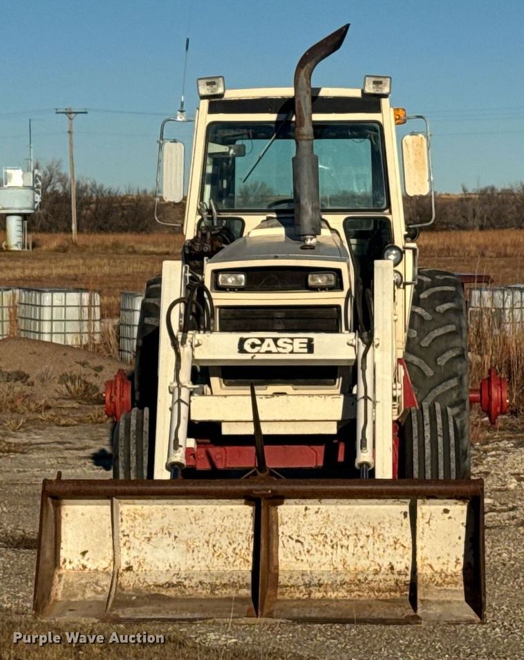 image for item DX3889 1975 Case 1370 tractor