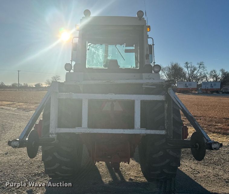 image for item DX3889 1975 Case 1370 tractor