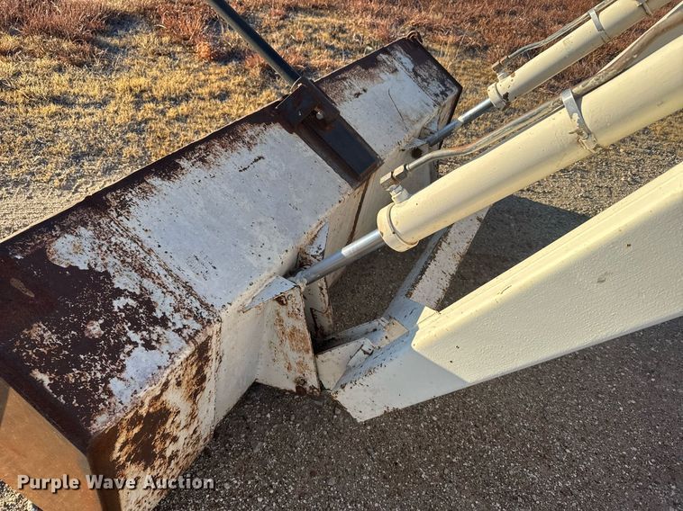 image for item DX3889 1975 Case 1370 tractor