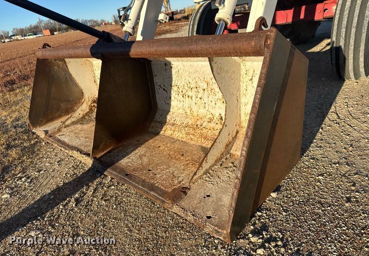 image for item DX3889 1975 Case 1370 tractor