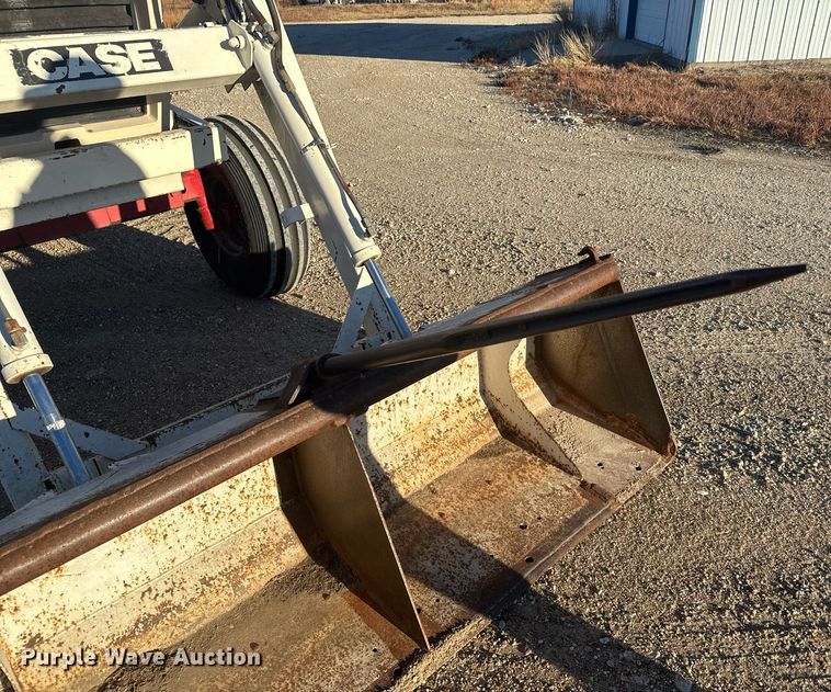 image for item DX3889 1975 Case 1370 tractor