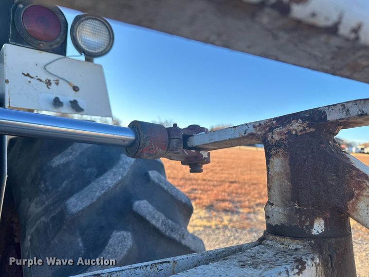 image for item DX3889 1975 Case 1370 tractor