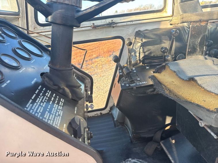 image for item DX3889 1975 Case 1370 tractor