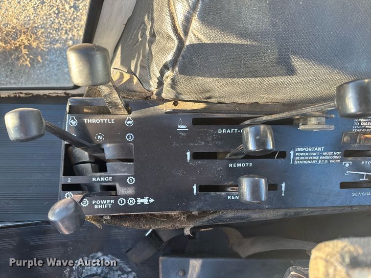 image for item DX3889 1975 Case 1370 tractor