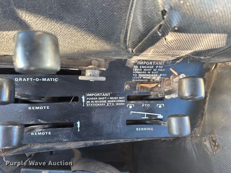 image for item DX3889 1975 Case 1370 tractor