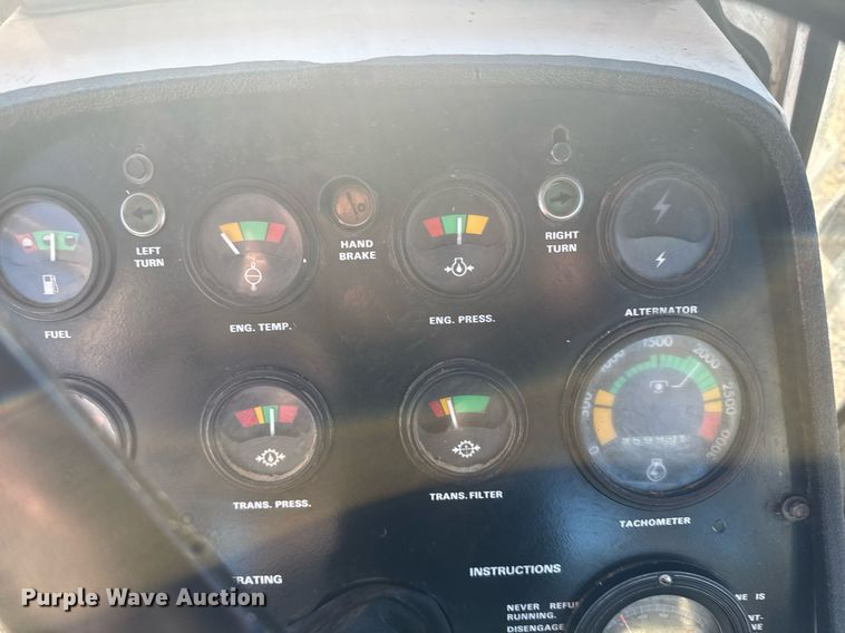 image for item DX3889 1975 Case 1370 tractor