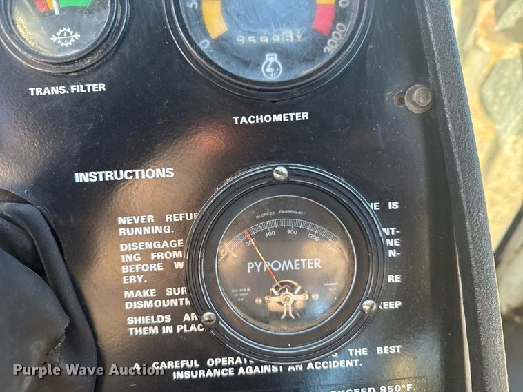 image for item DX3889 1975 Case 1370 tractor