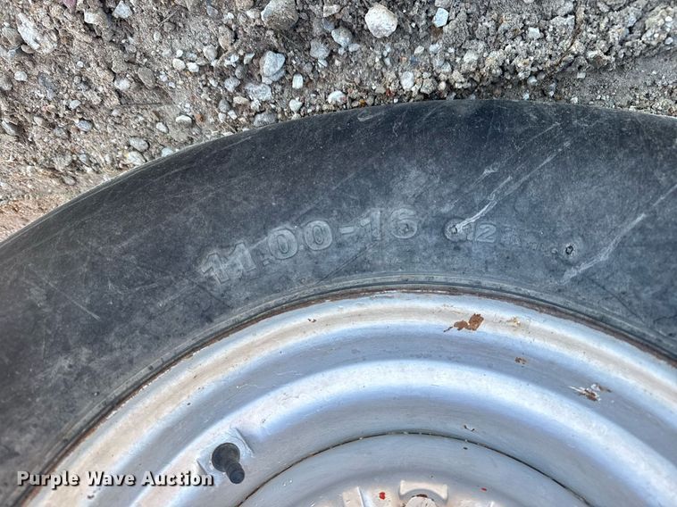 image for item DX3889 1975 Case 1370 tractor