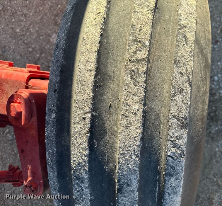 image for item DX3889 1975 Case 1370 tractor